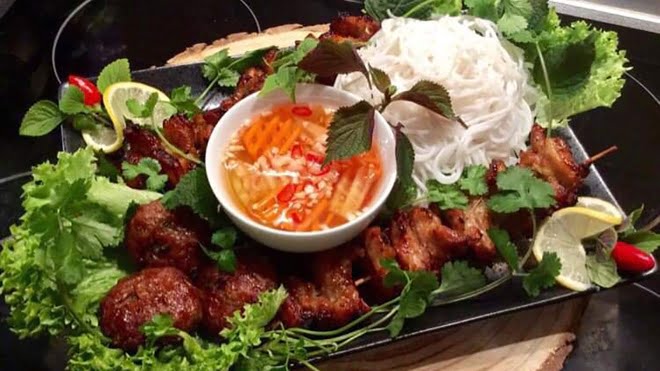 bun-cha-dac-san-ha-noi