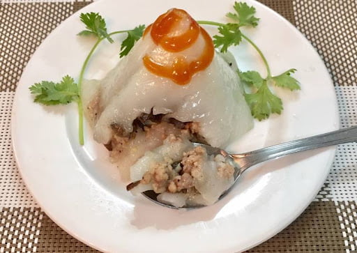 Banh gio – Vietnamese rice pyramid dumplings